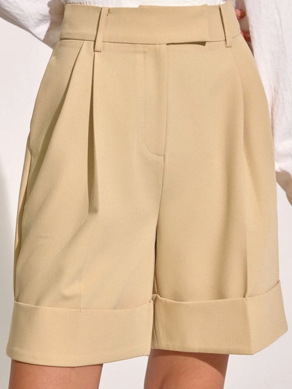 COMMENSE NWT Khaki Pleated Cuffed Bermuda Shorts Size M